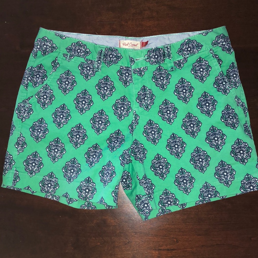 Red Camel shorts size 9 ( juniors)